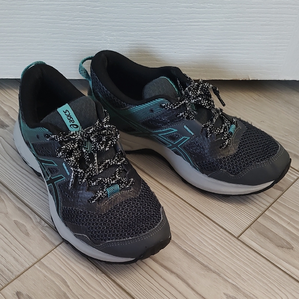 ASICS Black and Green Athletic Shoes with Breathable Mesh